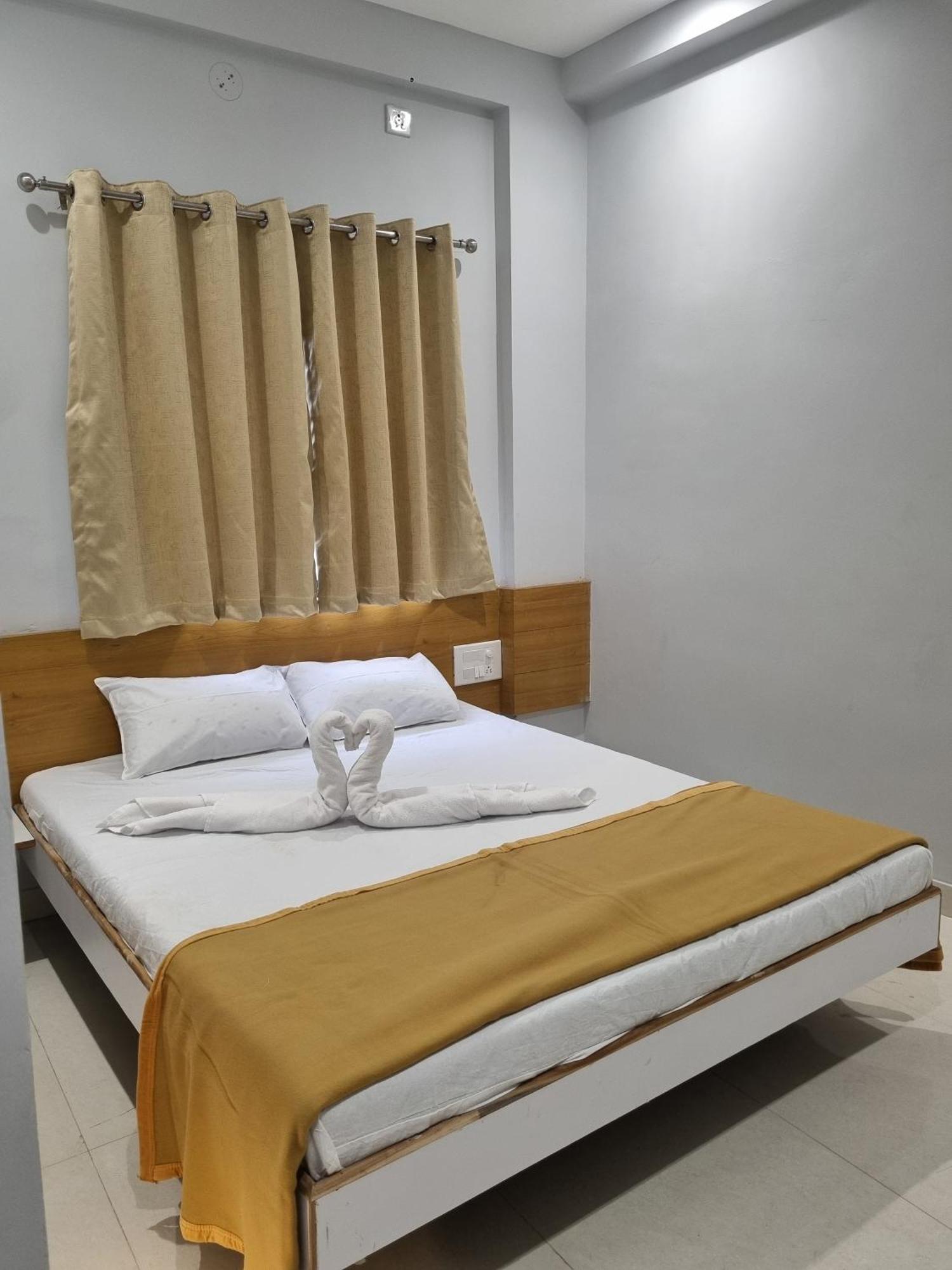 Vivanta Inn Lodge, סולאפור מראה חיצוני תמונה